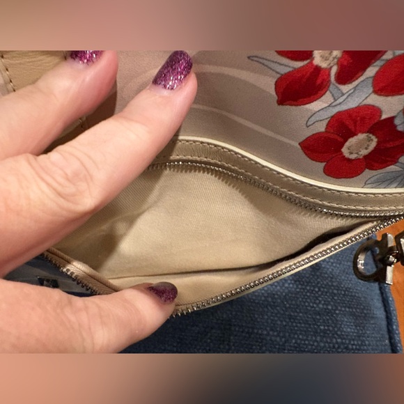 SALVATORE FERRAGAMO FLOWER LOTUS FISH PRINT - Picture 13 of 16